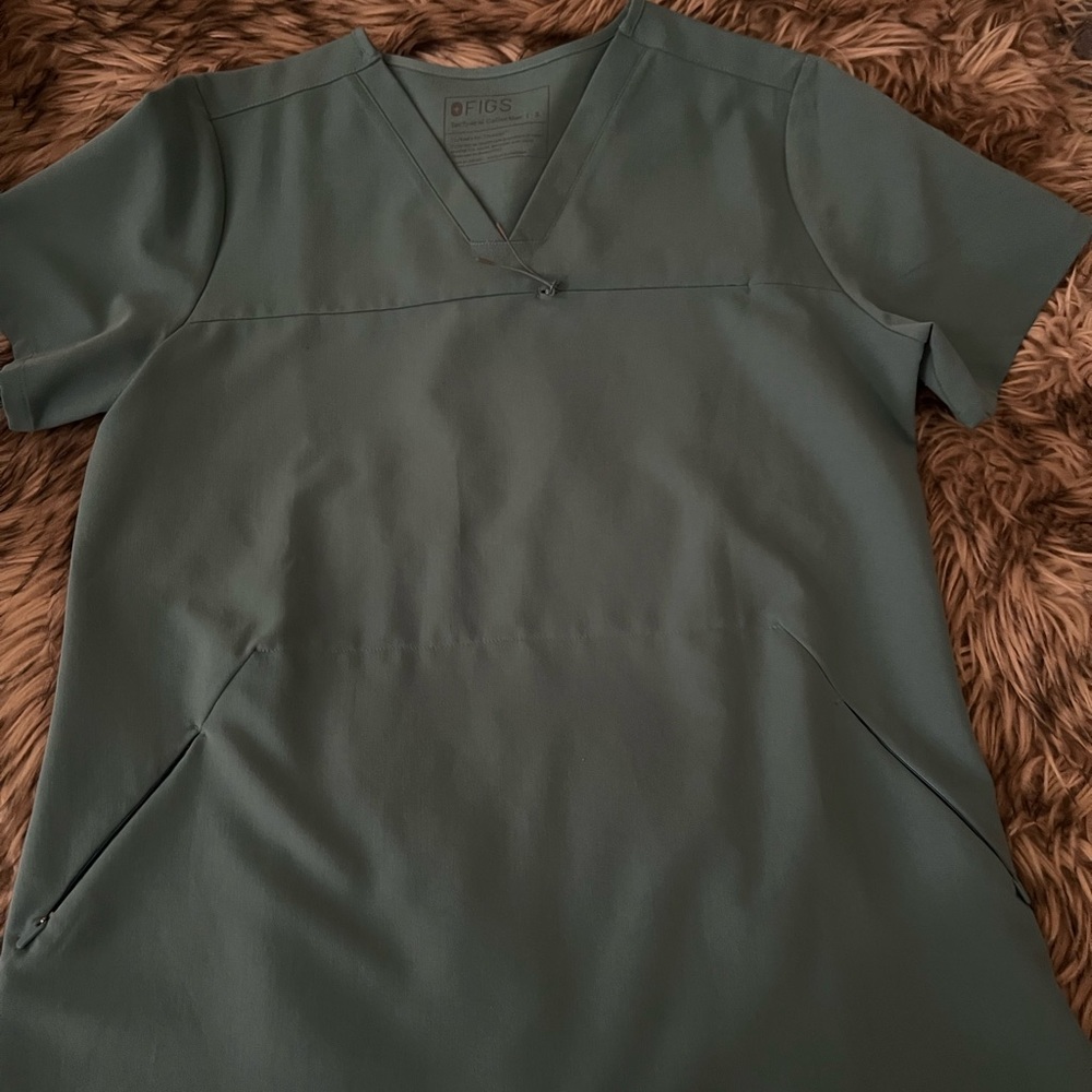 Remix top Hydrogreen in size small